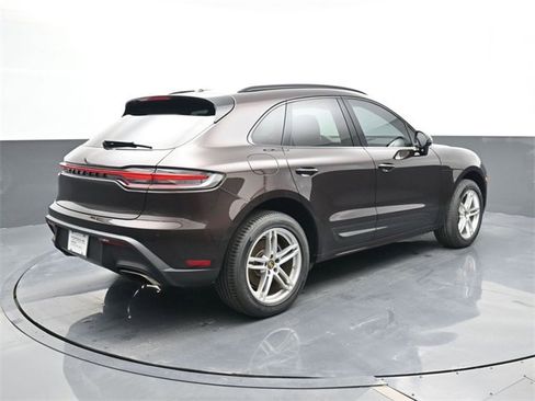 Used 2022 Porsche Macan image 23