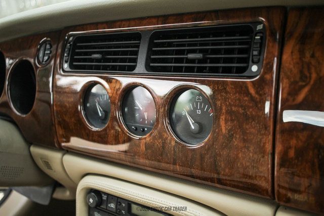 Used 1999 Jaguar XK8 Convertible RWD image 33