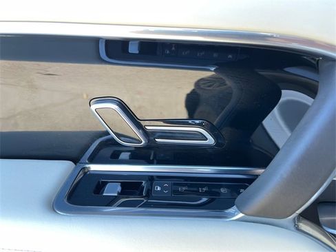 Used 2023 Land Rover Range Rover SE image 26