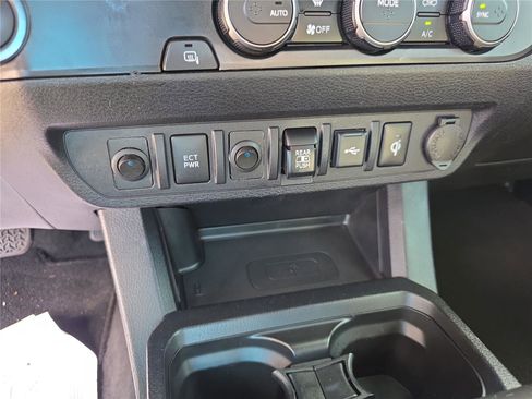 Used 2021 Toyota Tacoma TRD Sport RWD image 27