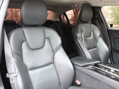 Used 2024 Volvo S60 B5 Plus image 28