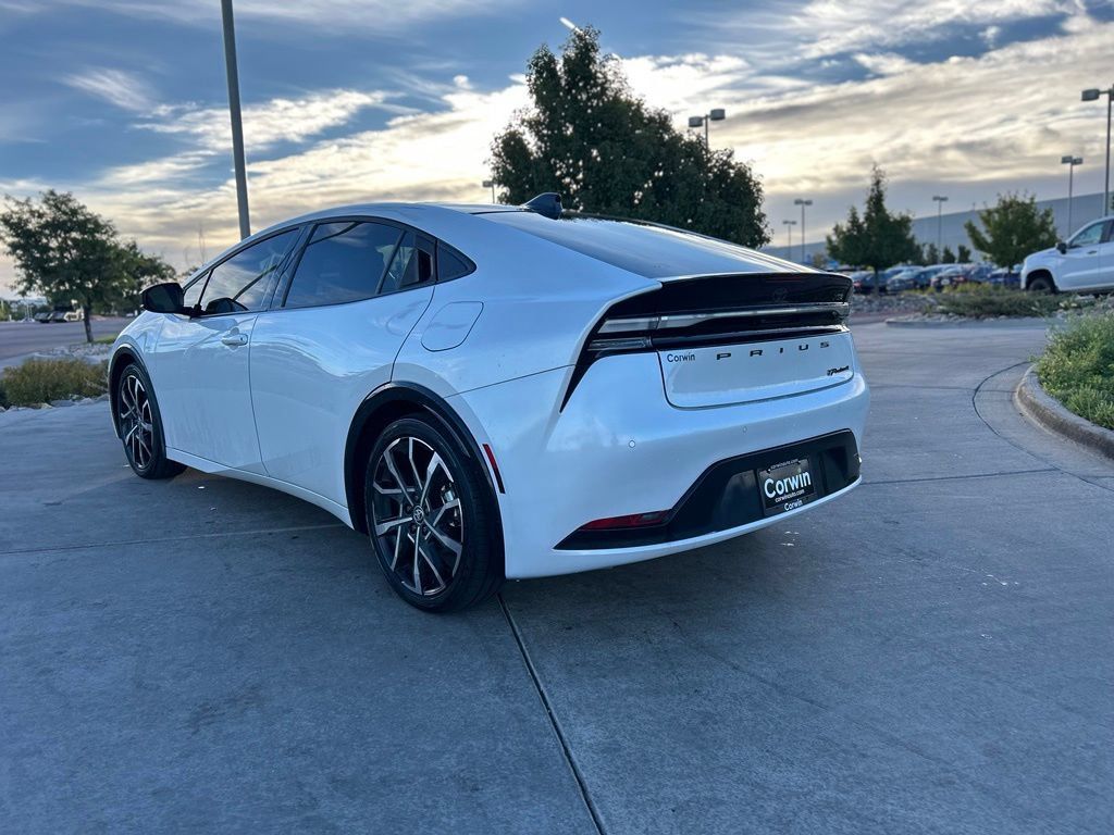 Used 2024 Toyota Prius Prime FWD image 6