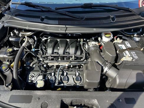 Used 2018 Ford Explorer XLT image 40