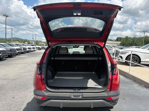 Used 2023 Hyundai Tucson Limited w/ Cargo Package FWD image 9