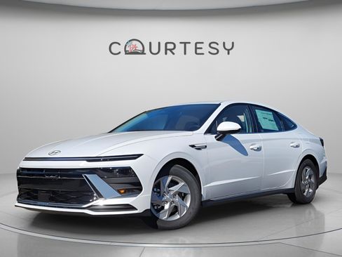 New 2026 Hyundai Sonata SE image 1
