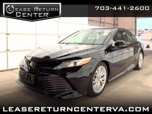 Used 2019 Toyota Camry XLE w/ Carpet Mat Package FWD image 1