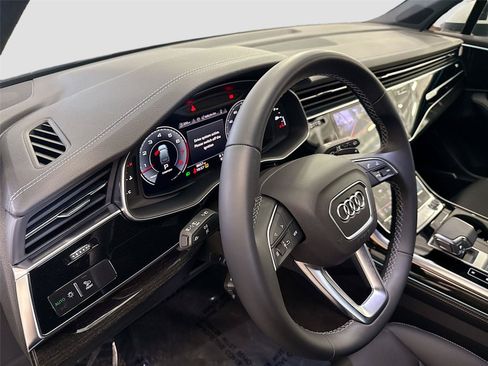 Certified 2025 Audi Q7 3.0T Premium Plus w/ Premium Plus Package AWD/4WD image 9