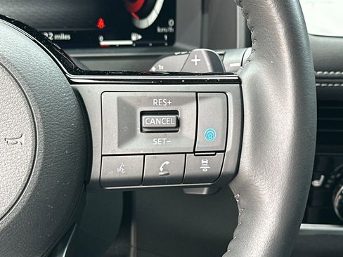 Used 2024 Nissan Rogue SL FWD image 25
