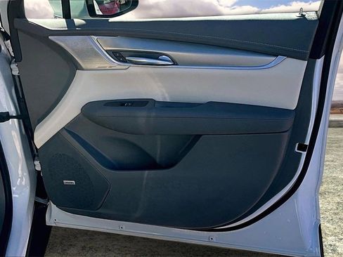 Certified 2022 Cadillac XT5 Premium Luxury image 28