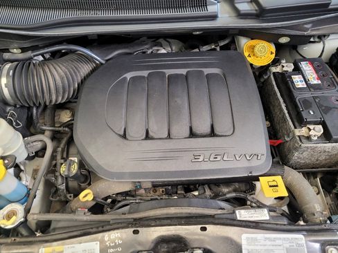 Used 2019 Dodge Grand Caravan SE image 30