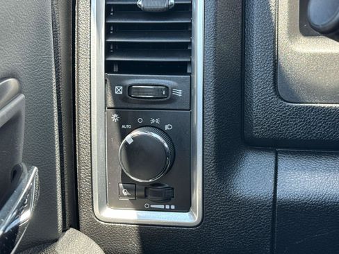 Used 2021 RAM 1500 Classic SLT AWD/4WD image 26