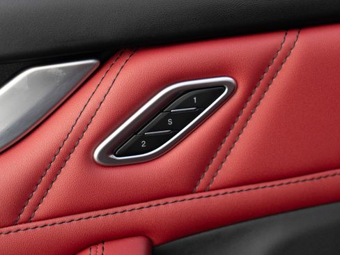 Used 2022 Maserati Levante Modena S image 16