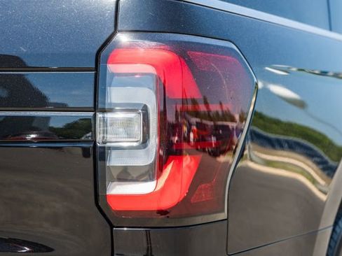 Used 2022 Ford Expedition Max Limited AWD/4WD image 8