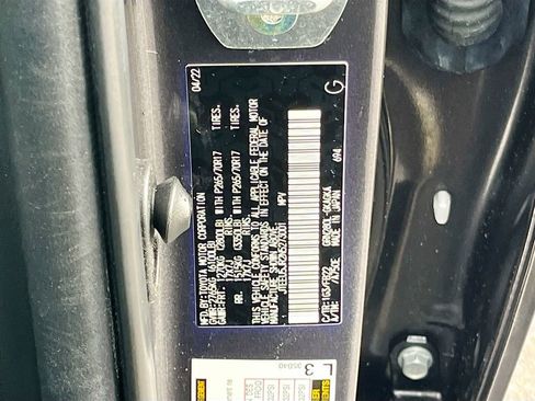 Used 2022 Toyota 4Runner SR5 RWD image 28