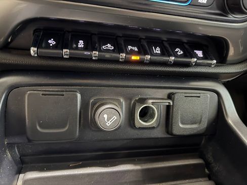 Used 2015 Chevrolet Silverado 2500 LTZ w/ Duramax Plus Package AWD/4WD image 8