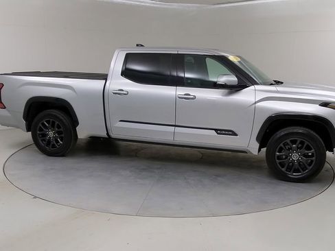 Used 2022 Toyota Tundra Platinum w/ Advanced Package AWD/4WD image 12