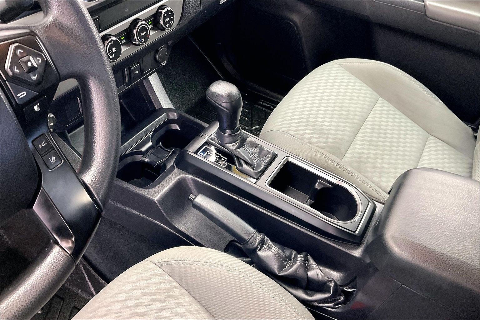 Used 2022 Toyota Tacoma SR w/ SR Convenience Package RWD image 16