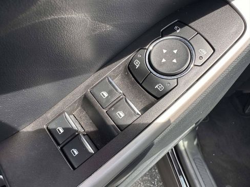 Used 2023 Ford Explorer XLT w/ Equipment Group 202A AWD/4WD image 10