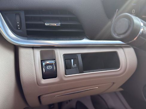 Used 2013 Cadillac XTS Luxury w/ Driver Awareness Package FWD image 13