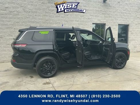 Used 2022 Jeep Grand Cherokee L Limited w/ Luxury Tech Group II AWD/4WD image 13