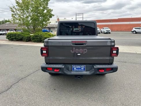 Used 2024 Jeep Gladiator Rubicon w/ Safety Group AWD/4WD image 4