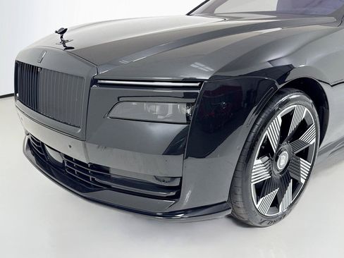Used 2024 Rolls-Royce Spectre w/ Spectre Launch Package AWD/4WD image 40