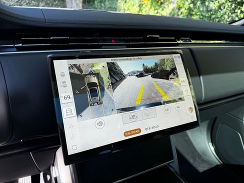 New 2025 Land Rover Range Rover SE image 12