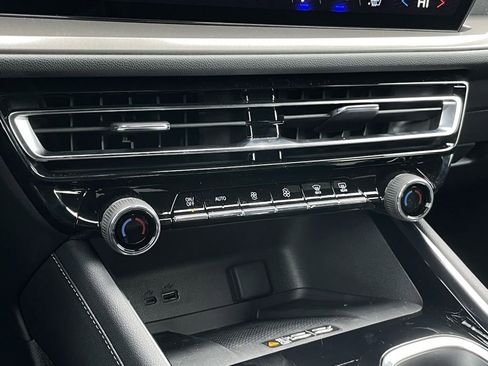 New 2026 Chevrolet Traverse LT FWD image 19