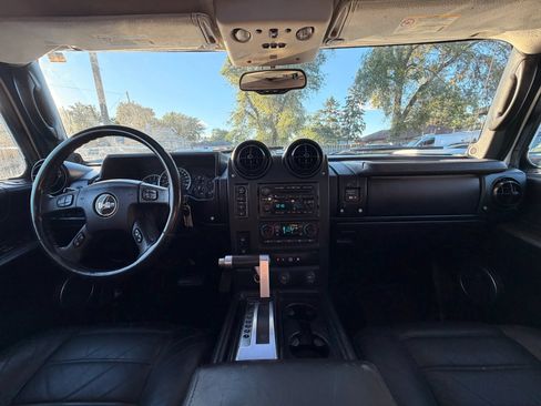 Used 2005 HUMMER H2 SUT w/ Preferred Equipment Group AWD/4WD image 2