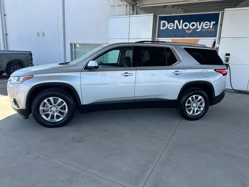 Used 2018 Chevrolet Traverse LT image 9