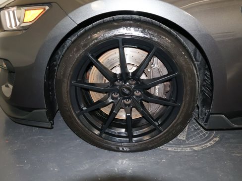Used 2017 Ford Mustang Shelby GT350 w/ Electronics Package RWD image 38