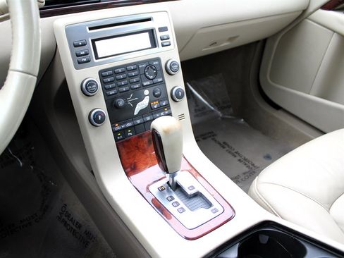 Used 2008 Volvo V70 image 20
