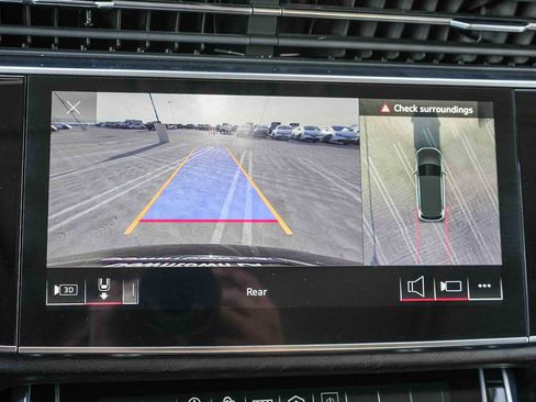 Used 2022 Audi Q7 Premium image 37