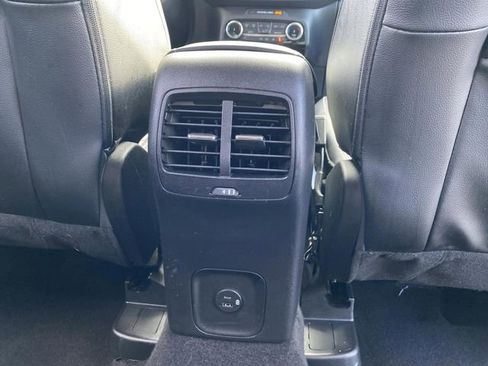 Used 2022 Ford Escape SEL image 28