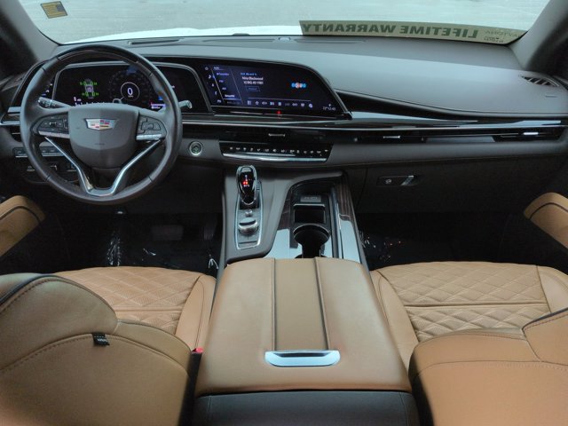 Used 2022 Cadillac Escalade Premium Luxury w/ Performance Package AWD/4WD image 16