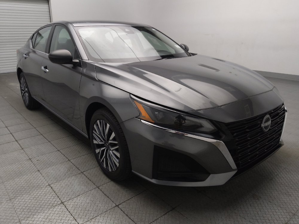 Used 2025 Nissan Altima 2.5 SV AWD/4WD image 13