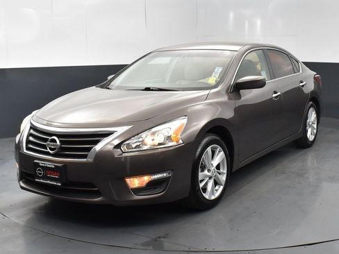Used 2013 Nissan Altima 2.5 SV image 3