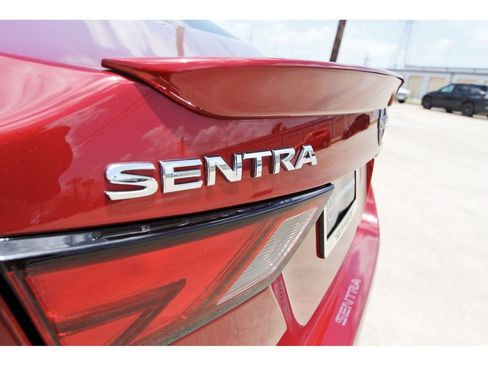 Certified 2025 Nissan Sentra SR FWD image 27