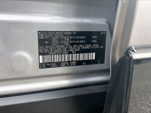 Used 2023 Toyota RAV4 SE image 37