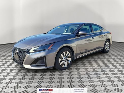 Used 2023 Nissan Altima 2.5 S FWD image 2