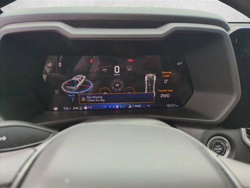 Used 2024 Chevrolet Colorado Trail Boss w/ Technology Package image 9