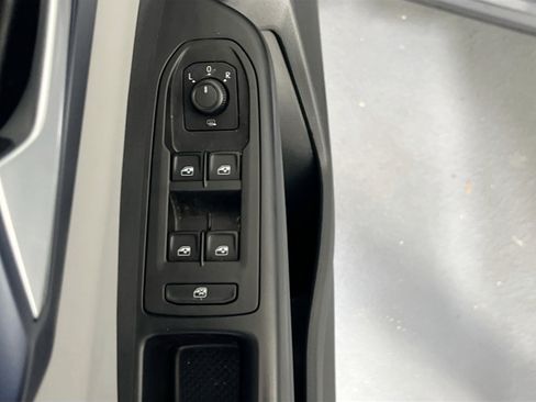 Used 2022 Volkswagen Taos SE FWD image 17