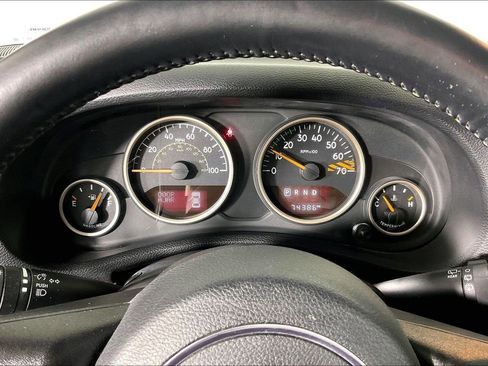 Used 2016 Jeep Wrangler Unlimited Sahara AWD/4WD image 28