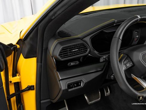 Used 2024 Lamborghini Urus S image 28