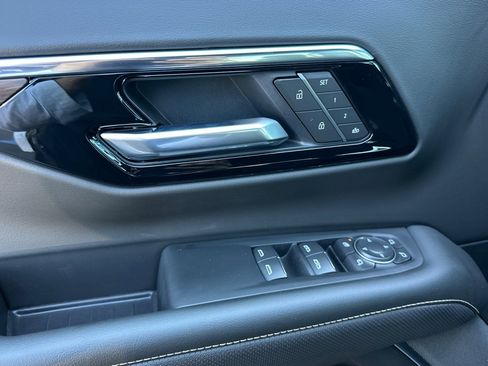 New 2026 Chevrolet Suburban Premier image 11