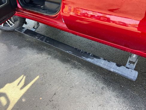 Used 2022 GMC Sierra 1500 AT4 w/ AT4 Premium Package image 30