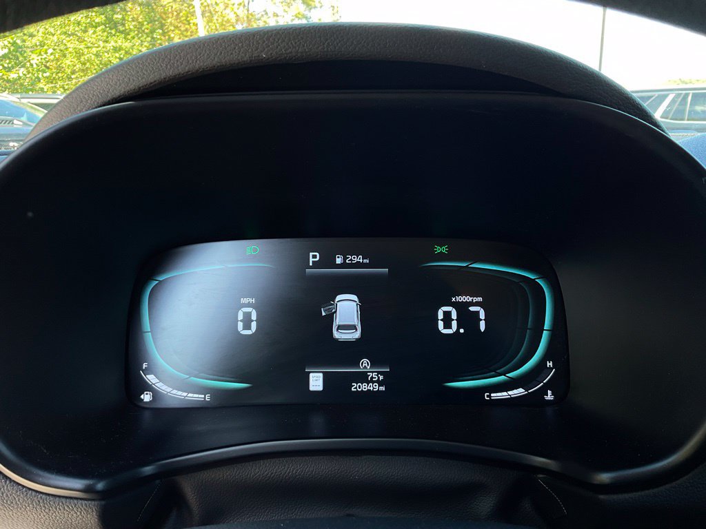 Used 2025 Kia Soul LX w/ LX Technology Package FWD image 14
