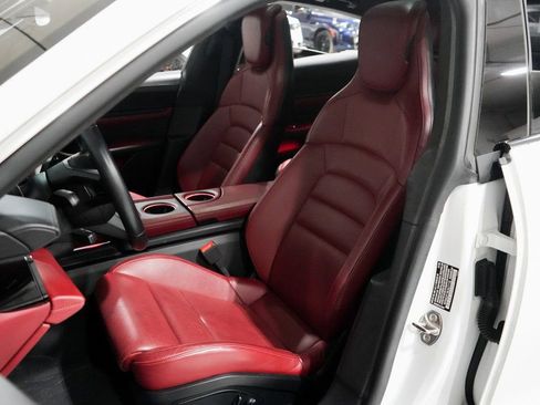 Used 2020 Porsche Taycan Turbo image 10