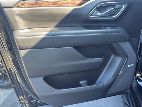 Used 2023 Chevrolet Suburban LT RWD image 23