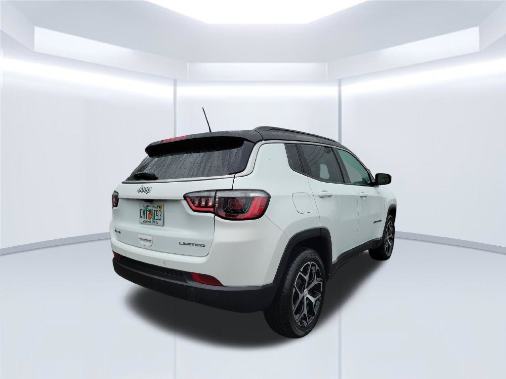 Used 2024 Jeep Compass Limited AWD/4WD image 5